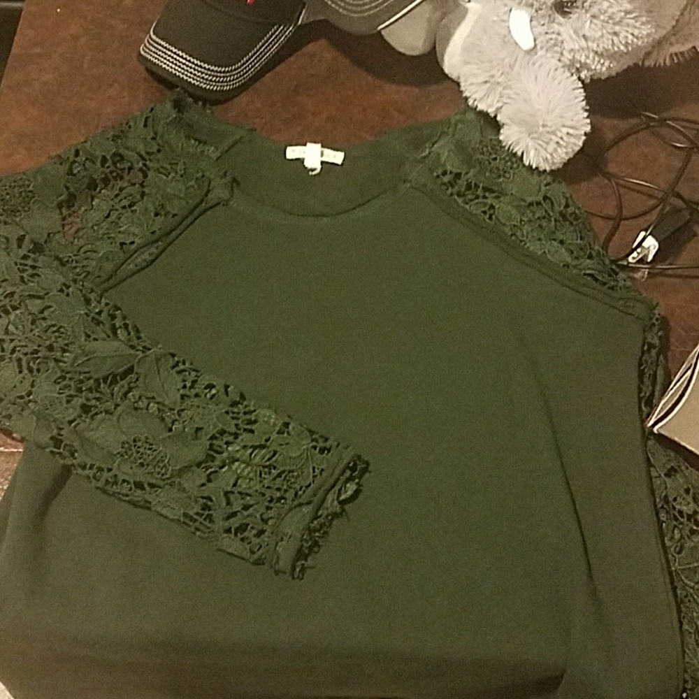 Sweater/ sweatshirt